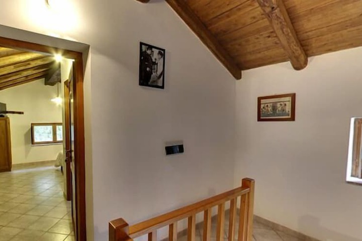 Room 13 of 30