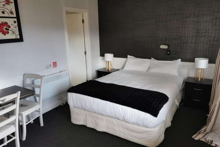 Room 5 of 34