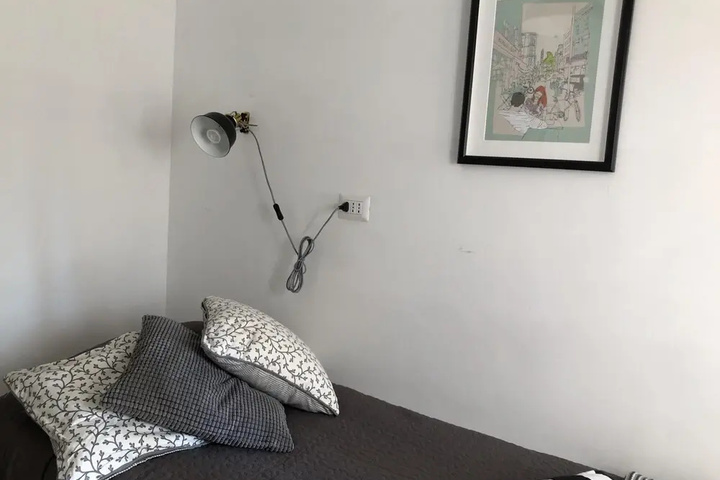 Room 6 of 11