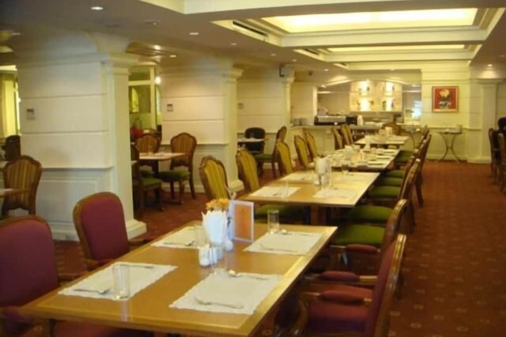 Dining 88 of 102