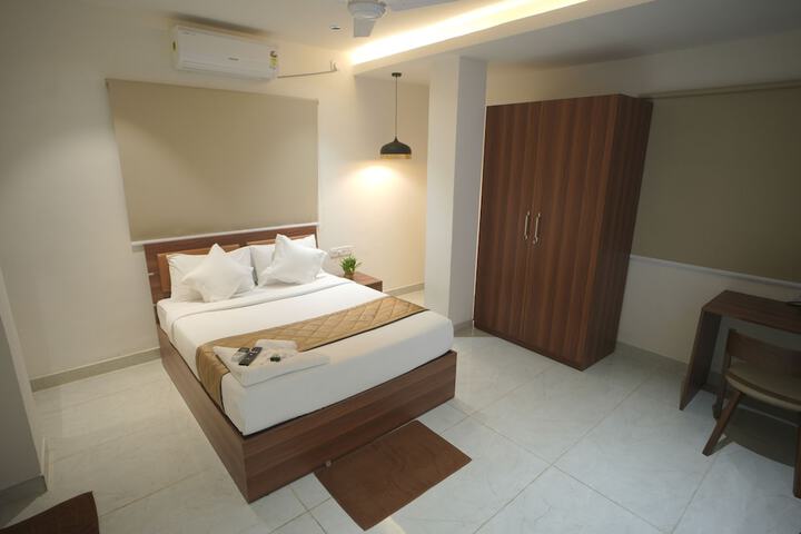 Room 15 of 40