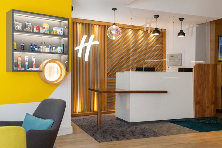 Check-in/check-out kiosk