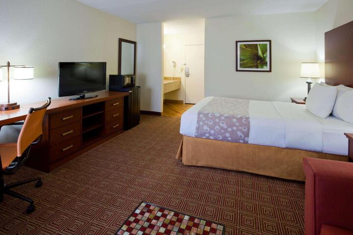 2 Double Beds (9 of 13)