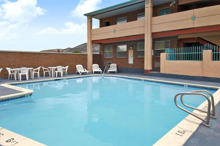 Pool 20 of 27