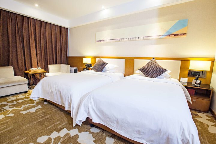 Room 10 of 43