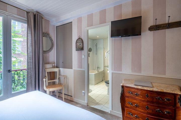 Room 21 of 50