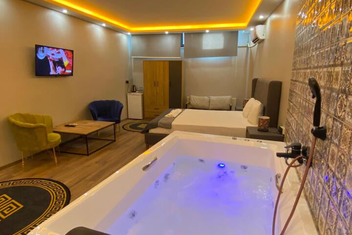 Room 4 of 21