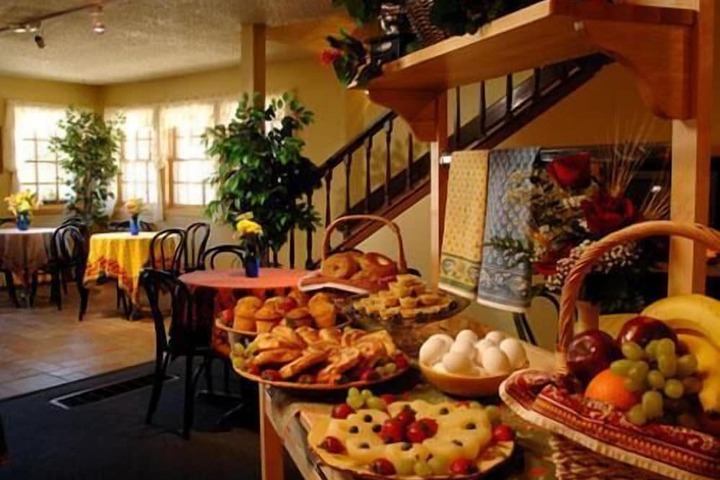 Breakfast/Coffee Service 36 of 44