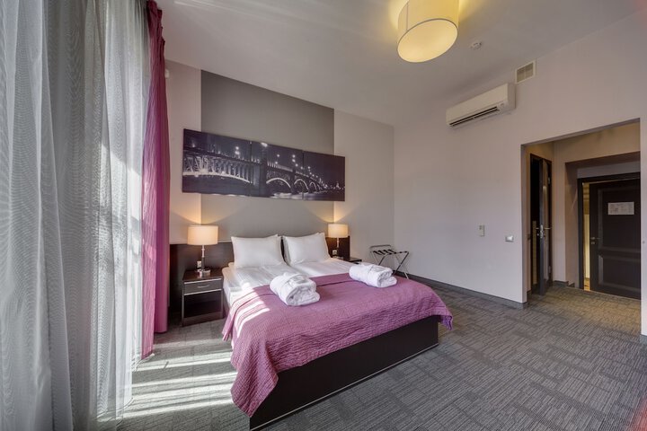 Room 15 of 65