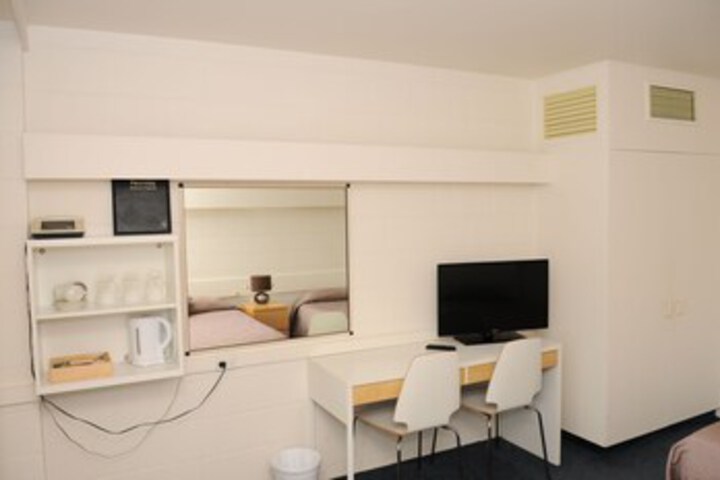 Room 31 of 66