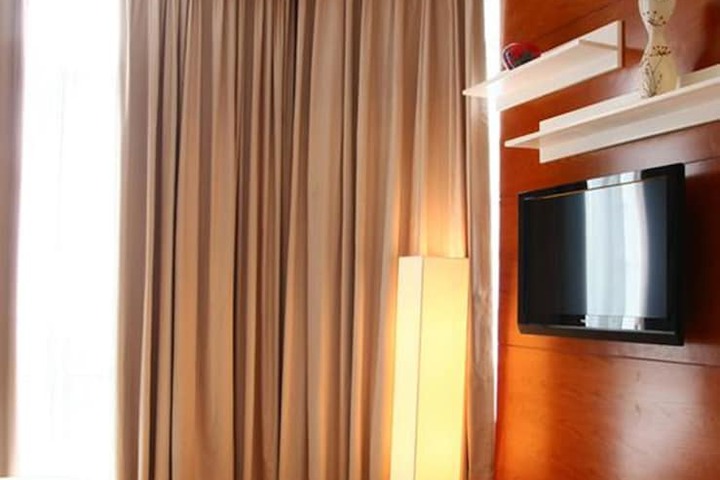 Room 27 of 42