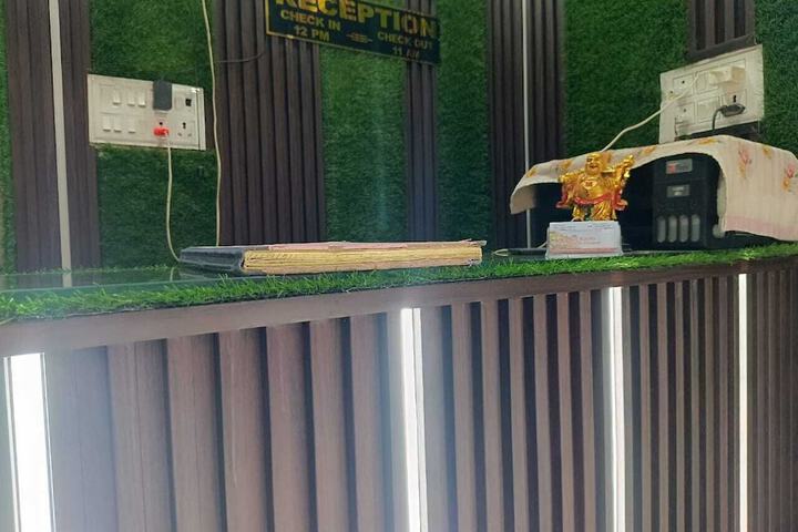 Shiv Kashi P Guest House by Glitz Hotels