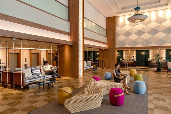 Entrance & Lobby