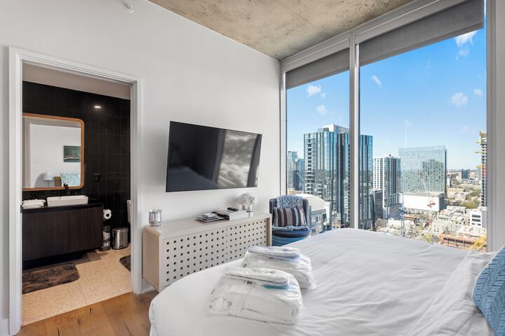 Room 93 of 860