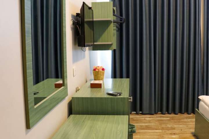 Room 13 of 114