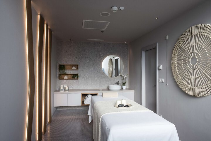 Spa 162 of 310