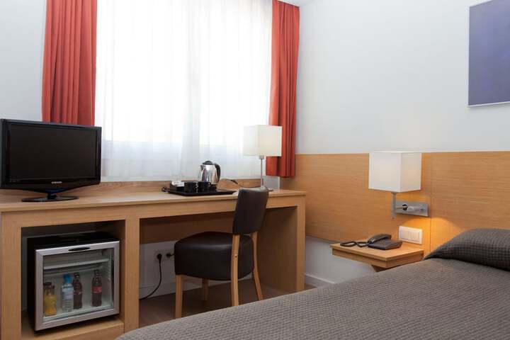 Room 16 of 48