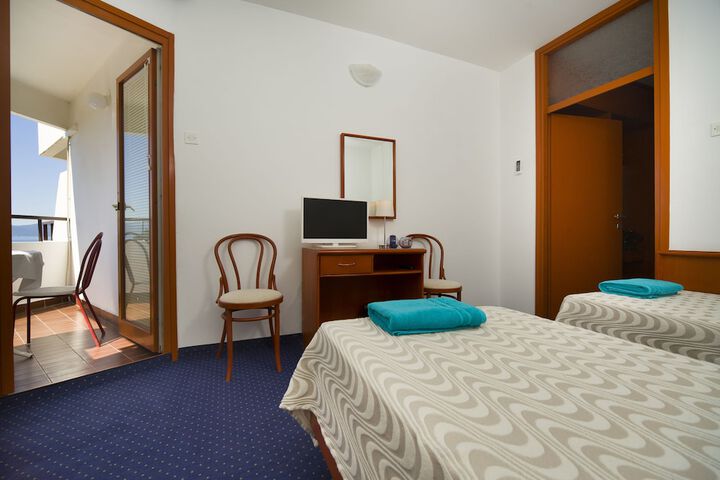 Room 10 of 53