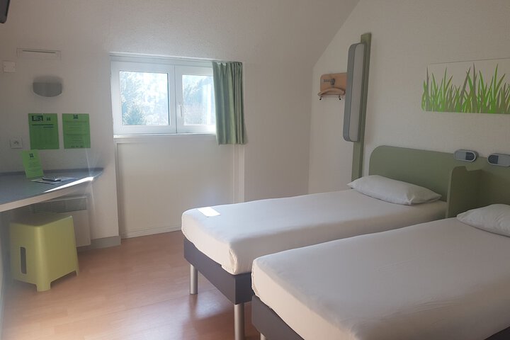 Room 3 of 31