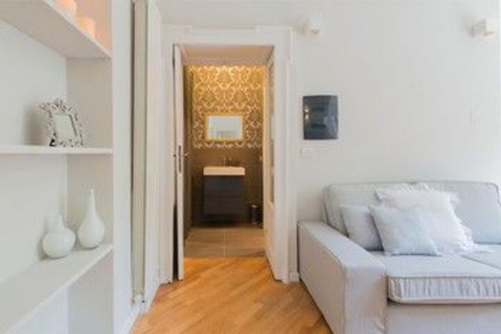 Room 10 of 11