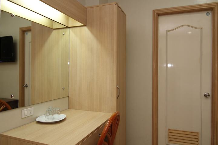 Room 15 of 33