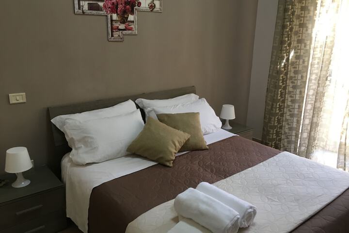 Room 9 of 32
