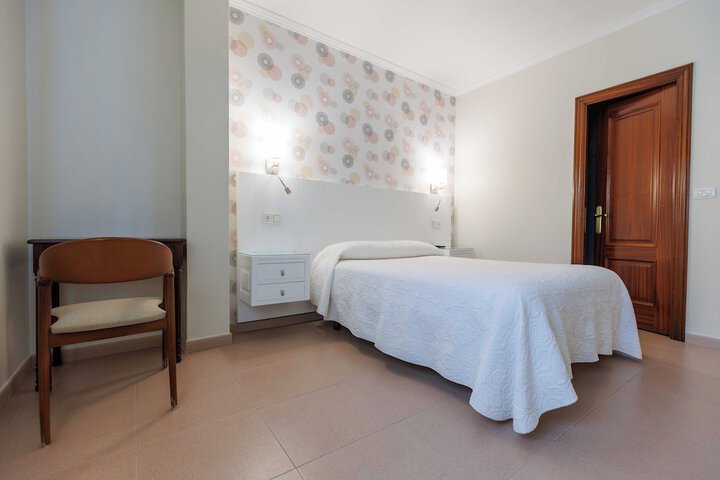 Room 9 of 47