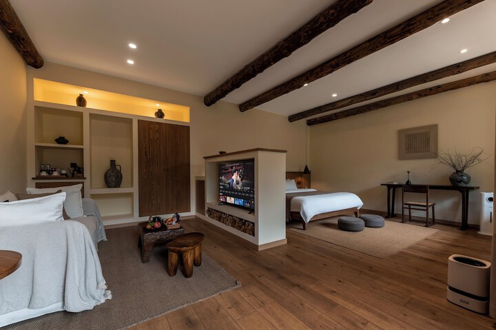 Room 38 of 82