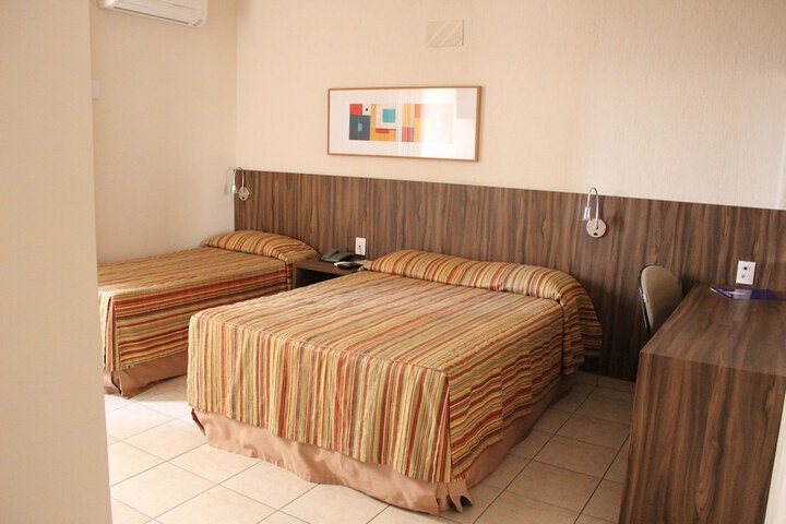 Room 10 of 48