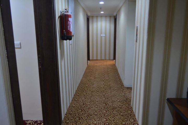Room 2 of 3