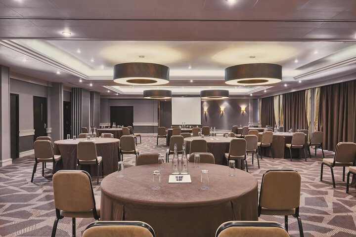 Room 93 of 128