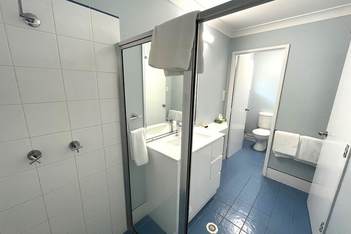 Room 70 of 85