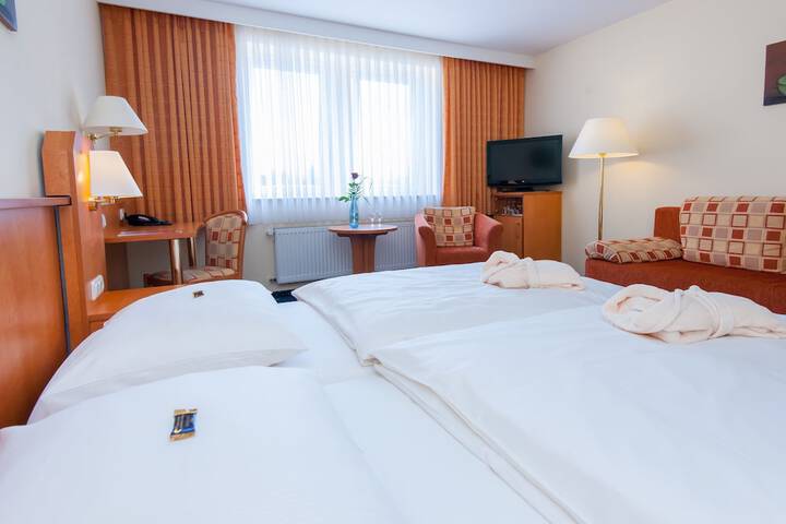 Room 7 of 44