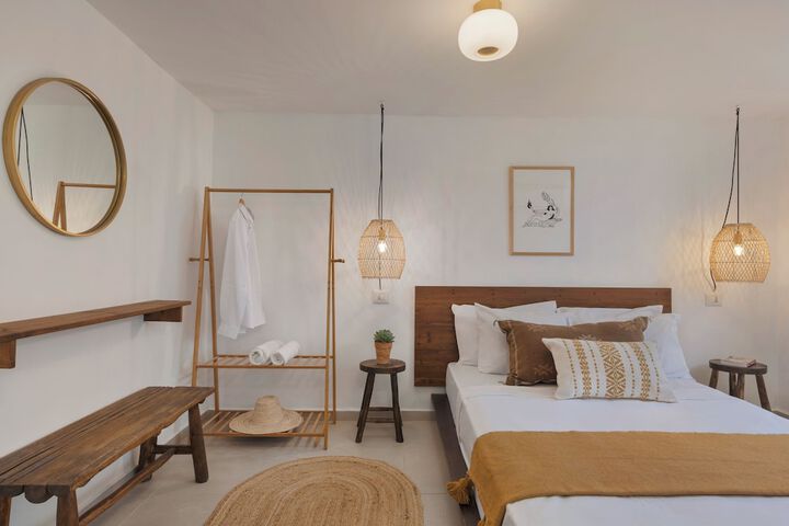 Room 4 of 83