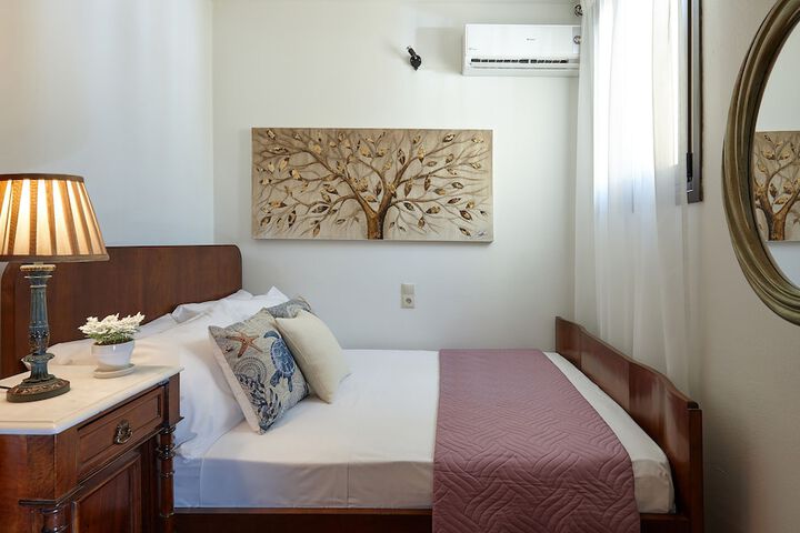 Room 13 of 52
