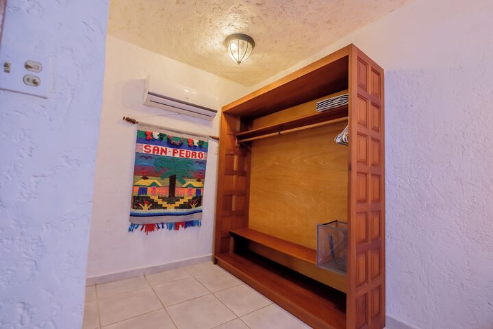 Room 6 of 40