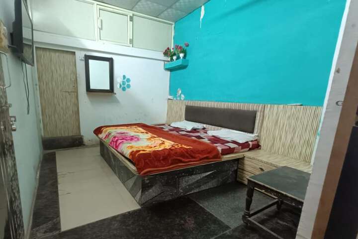 Room 11 of 23