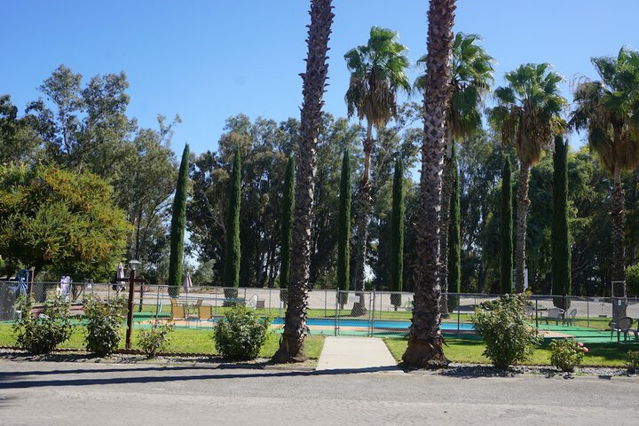 Property Grounds 34 of 39