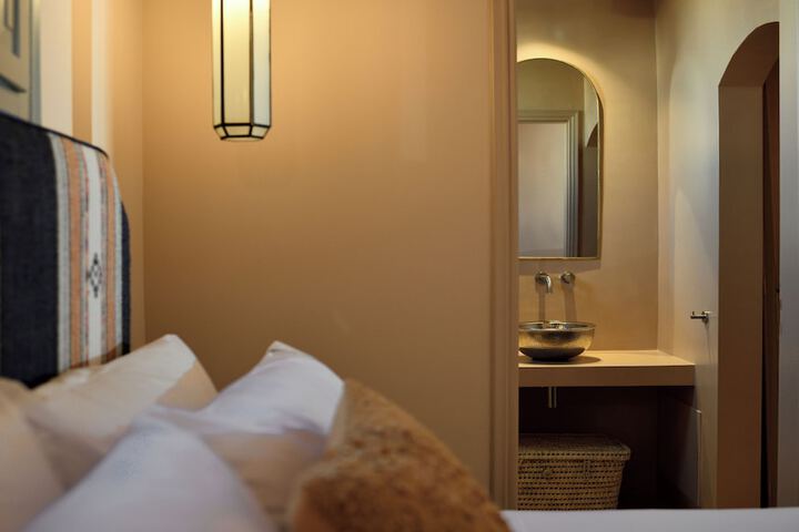 Room 19 of 282