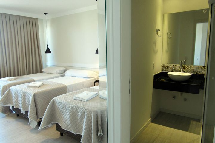 Room 11 of 80