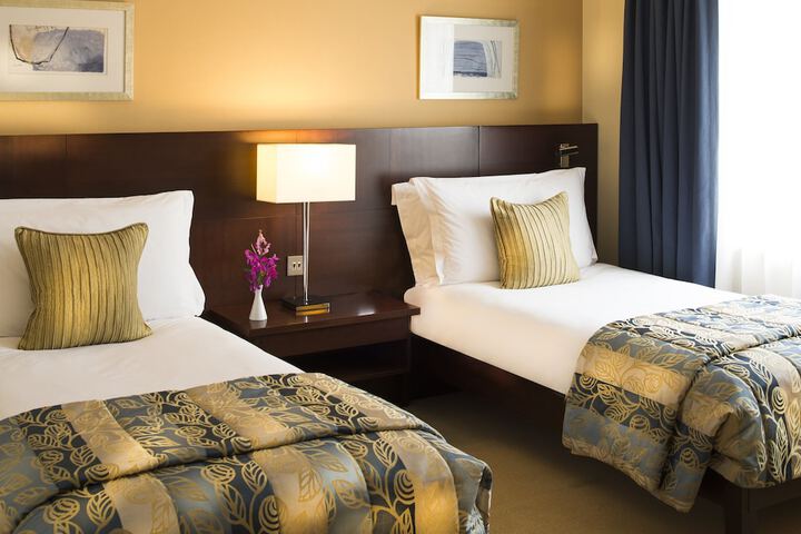 Room 102 of 441