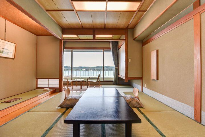 Room 3 of 26
