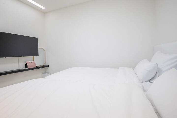 Room 37 of 188