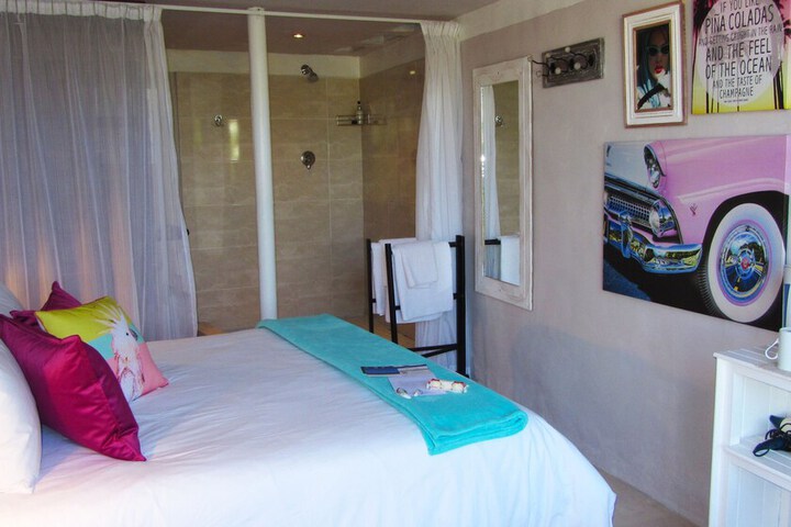 Room 6 of 43