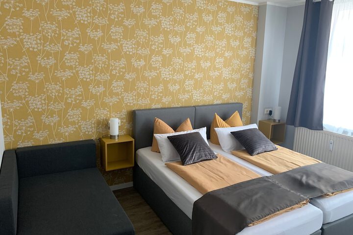 Room 10 of 35