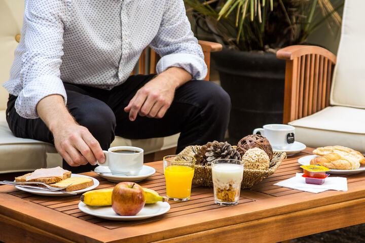 Breakfast/Coffee Service 40 of 68
