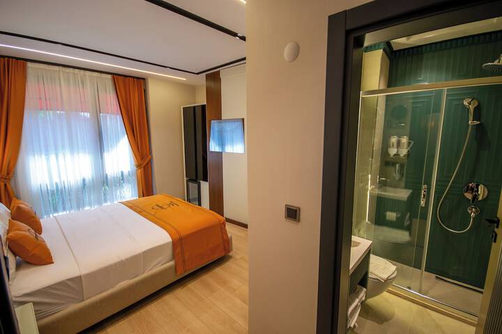 Room 56 of 106