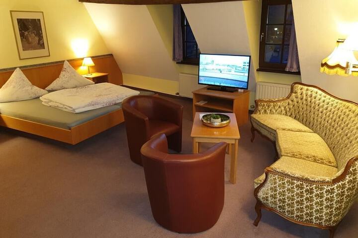 Room 7 of 50