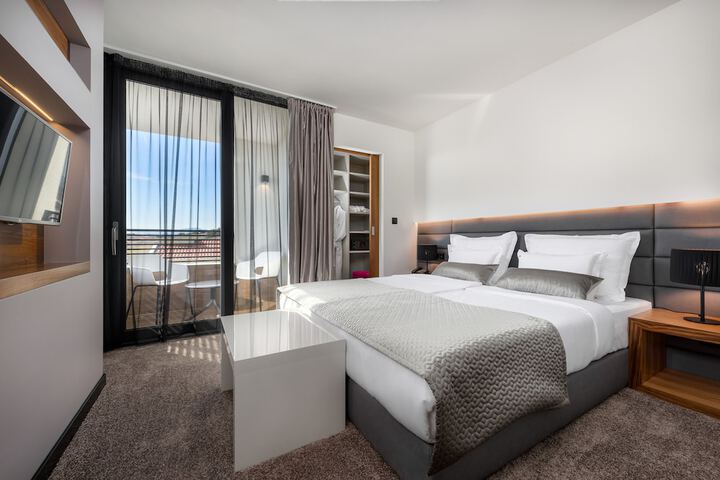 Room 14 of 35