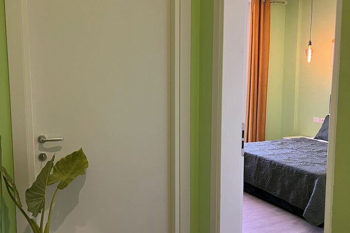 Room 27 of 146